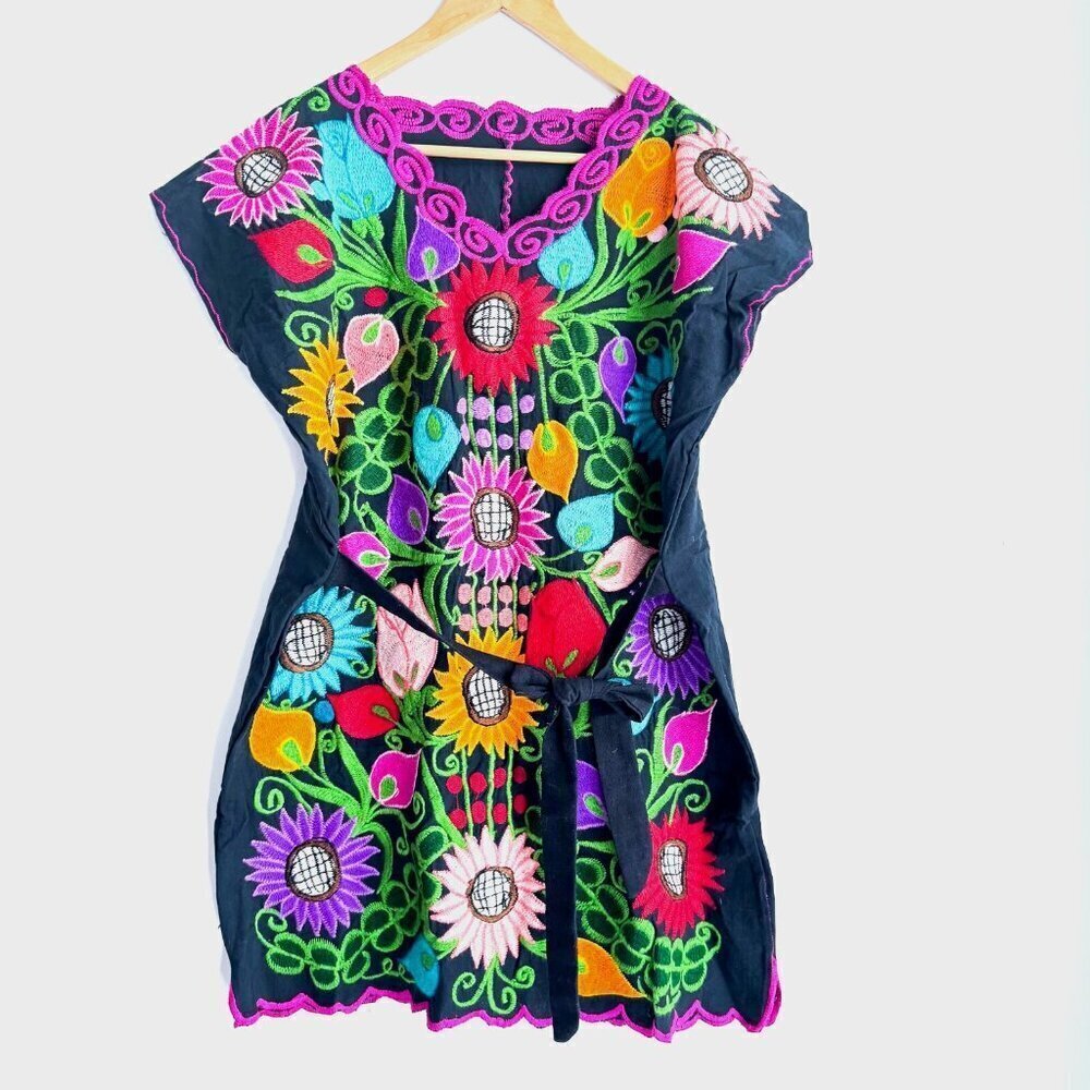 Vintage Floral Embroidered Short Sleeve Tunic Top M/L
